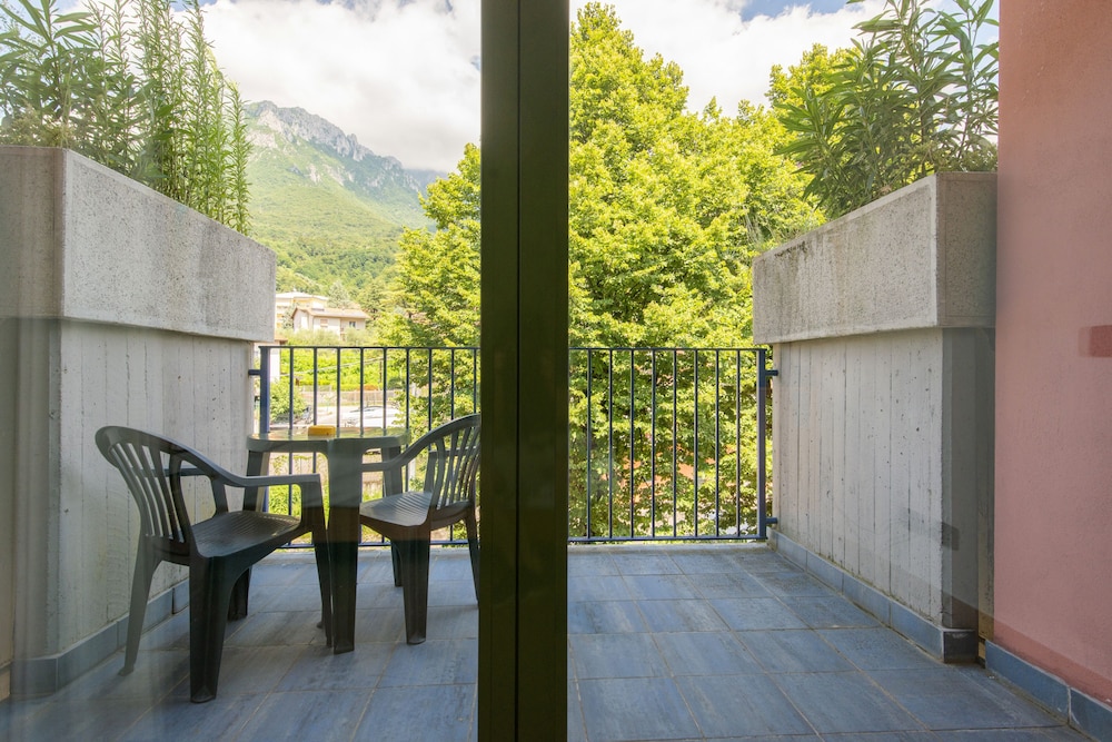 

Bari - Mandello del Lario - Park Hotel Abbadia