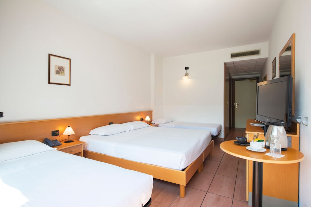 

Napoli - Lecco - Park Hotel Abbadia
