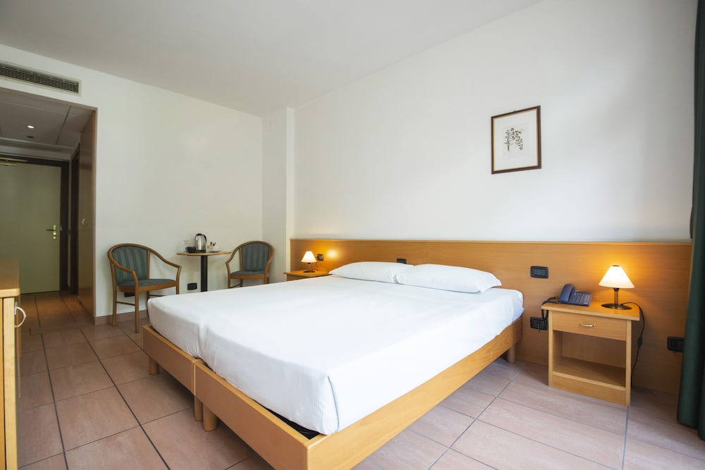 

Catania - Mandello del Lario - Park Hotel Abbadia