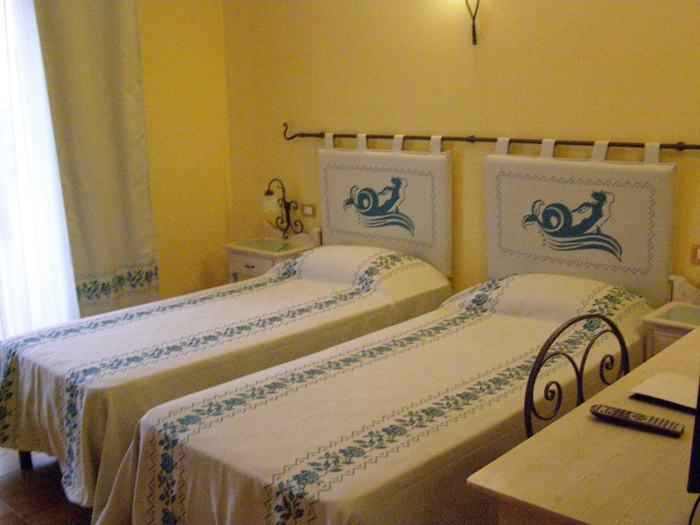 

Catania - La Maddalena - LE NEREIDI Hotel & Residence con Piscina-Tennis-Fitness-Parcheggio coperto-Sala Conferenze