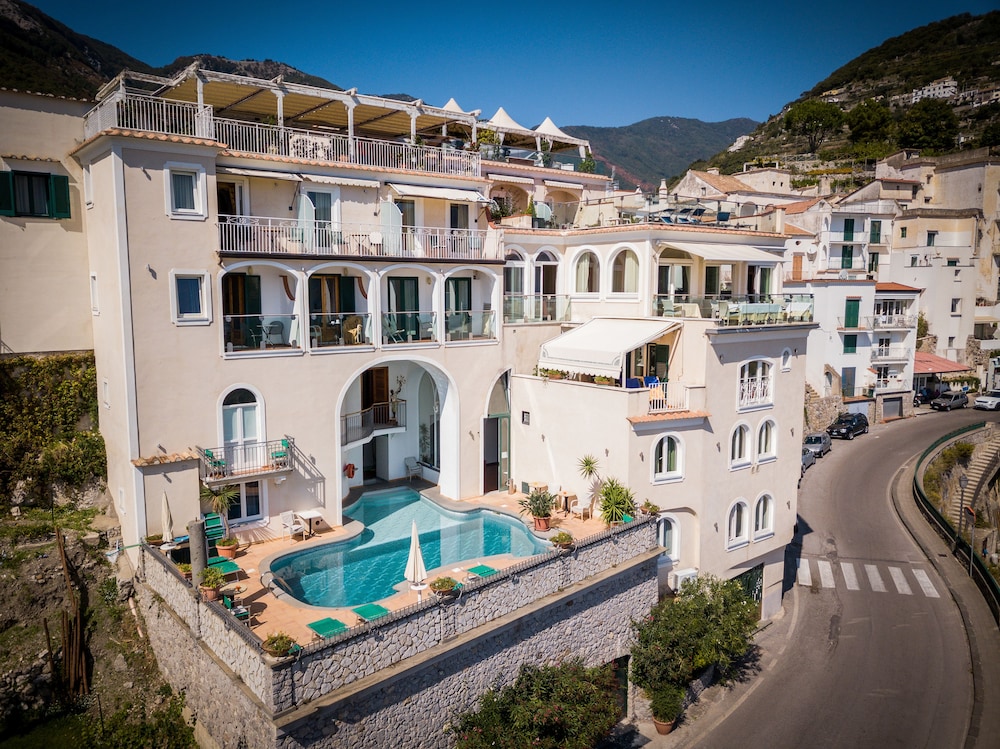 

Milano - Ravello - Hotel Bonadies