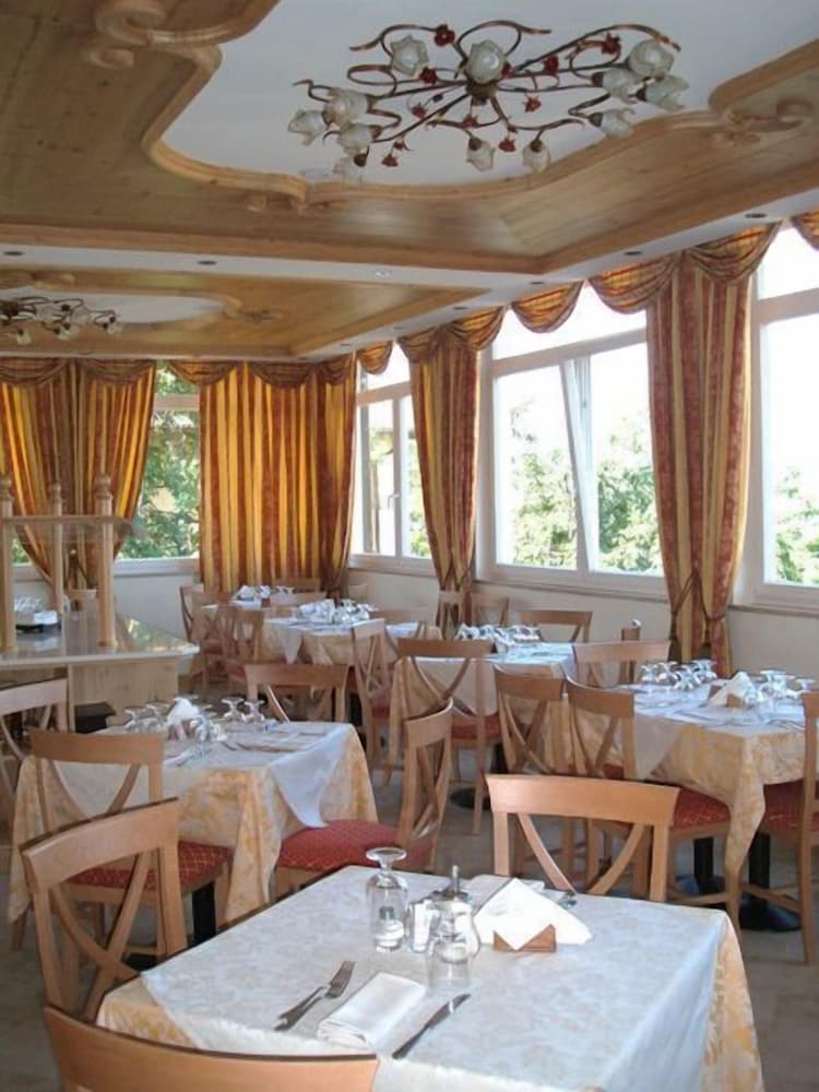 

Palermo - Fondo - Wellness e Resort Stella Delle Alpi
