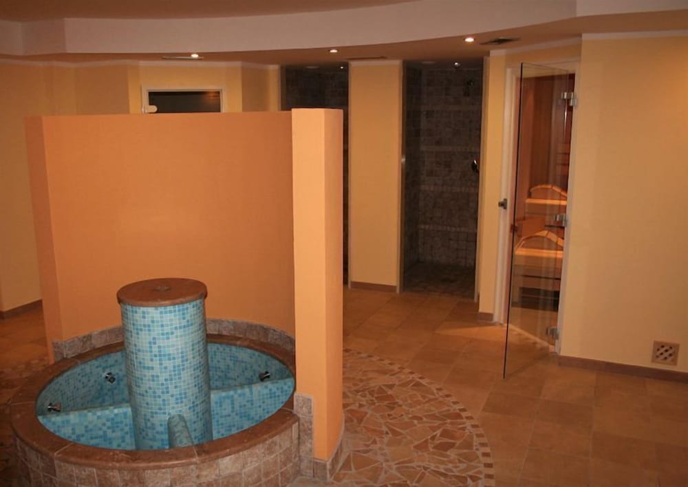 

Palermo - Fondo - Wellness e Resort Stella Delle Alpi