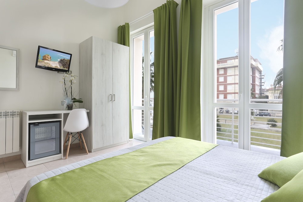 

Bologna - Versilia e Costa Toscana, Mare Italia - Hotel Nuovo Tirreno