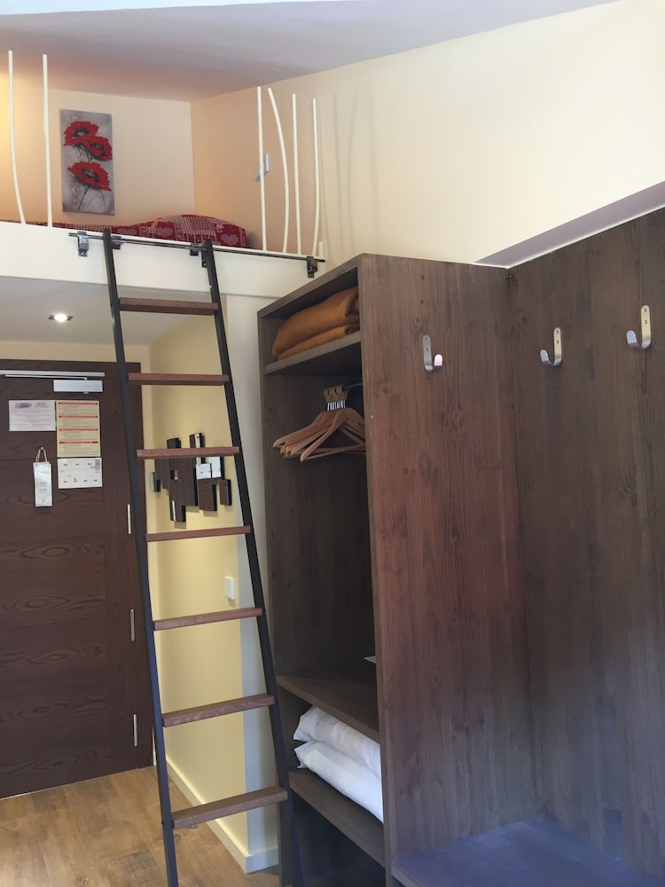 

Milano - Ransol - Hotel L’Ermita B&B