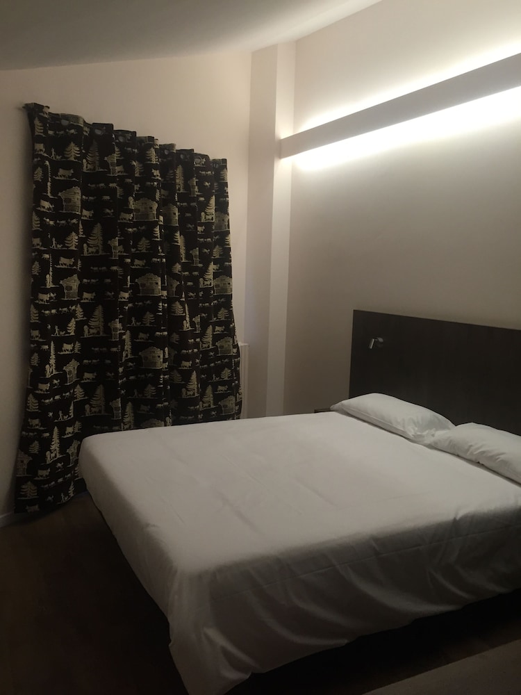 

Roma - Incles - Hotel L’Ermita B&B