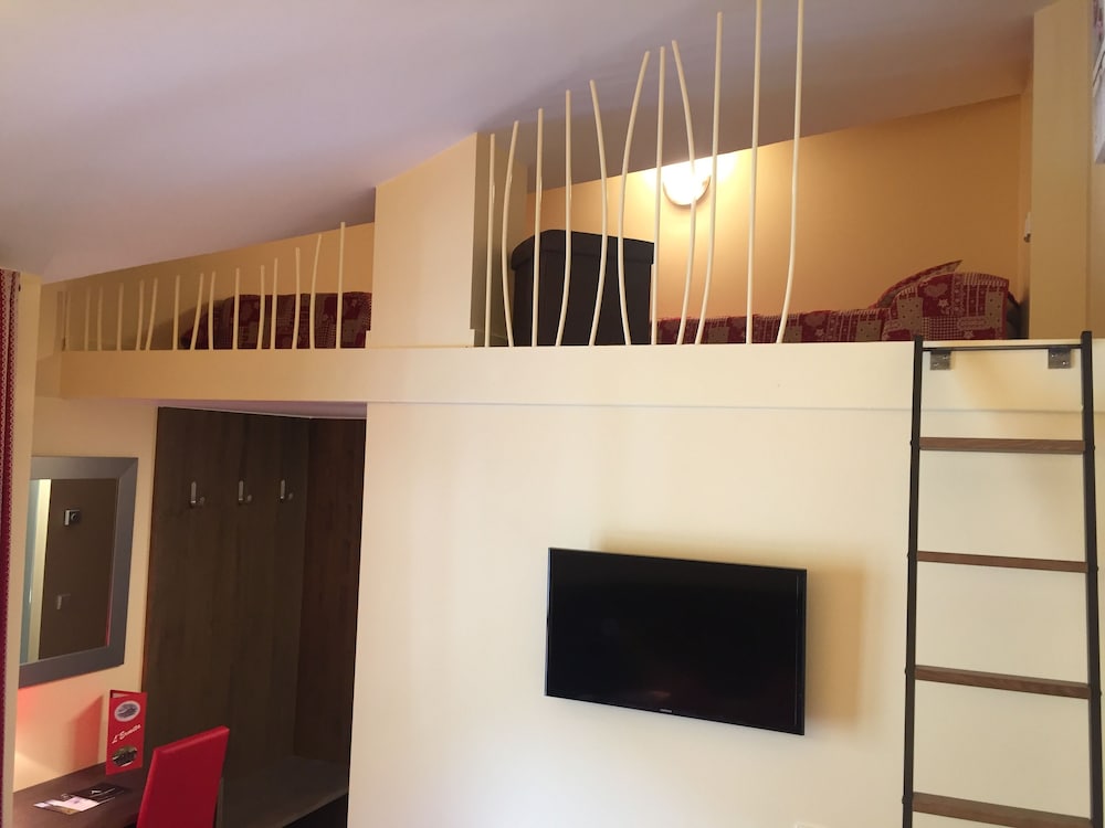 

Bari - Incles - Hotel L’Ermita B&B