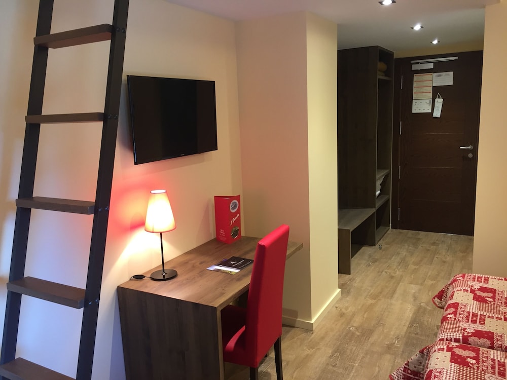 

Milano - Incles - Hotel L’Ermita B&B