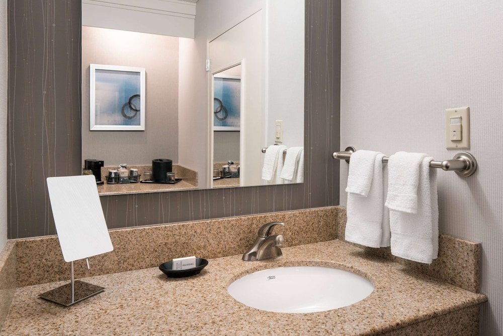 

Roma - Manhattan Beach - Sonesta Select Los Angeles LAX El Segundo