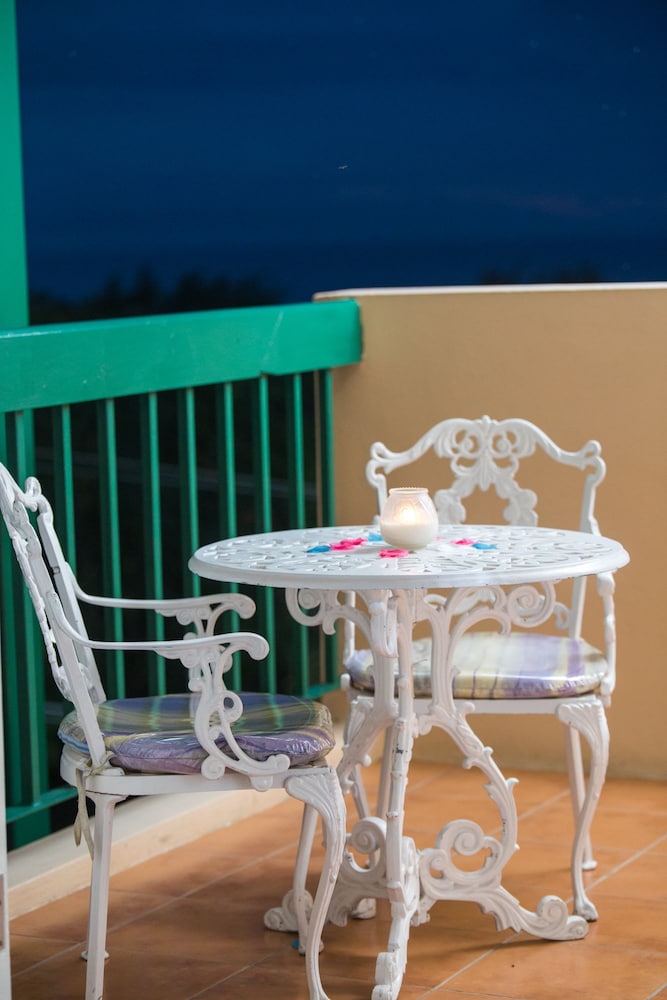 

Bari - Ocho Rios - Runaway Bay - The Cardiff Hotel & Spa