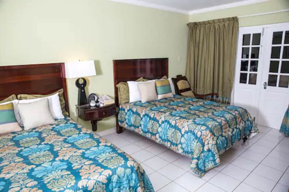 

Roma - Ocho Rios - Runaway Bay - The Cardiff Hotel & Spa