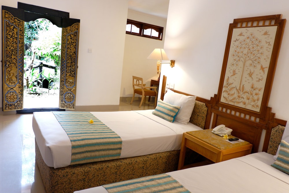 

Napoli - Kerobokan - Seminyak Paradiso Hotel
