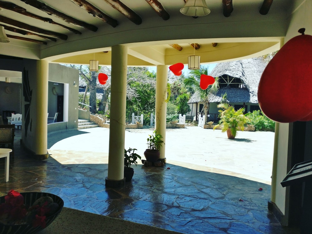 

Bari - Marafiki - Exploreans Malaika Villas & Beach Club