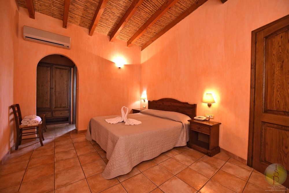 

Milano - Lotzorai - Hotel L'Ulivo