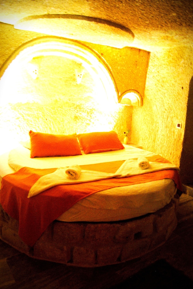 

Roma - Uchisar - Cappadocia Cave House