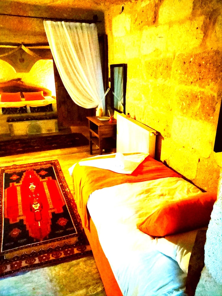 

Bari - Göreme - Cappadocia Cave House
