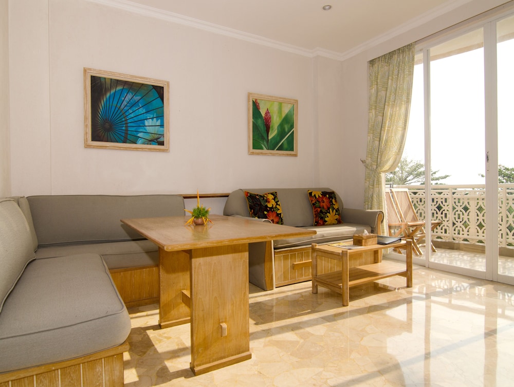 

Bari - Cinangka - Hawaii Resort Family Suites