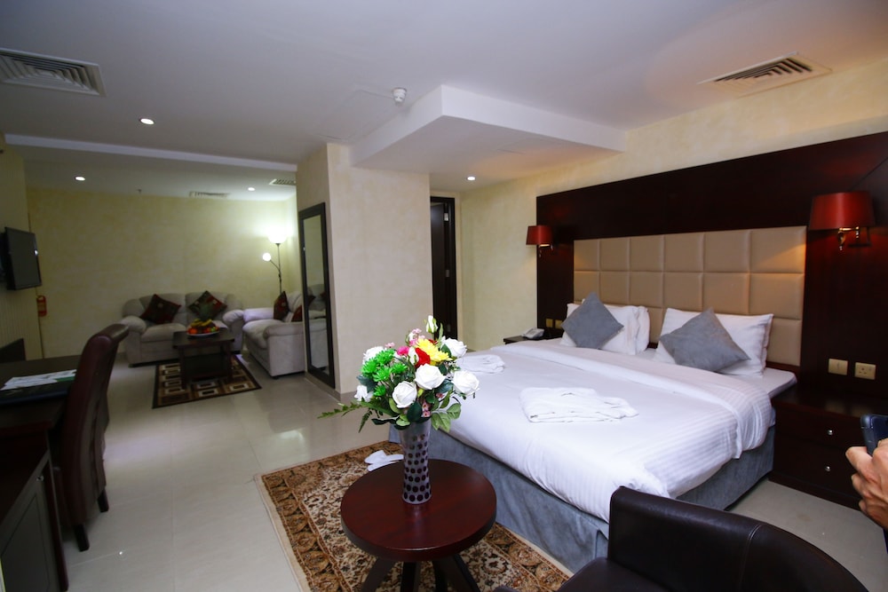 

Torino - Dubai - Royal Falcon Hotel