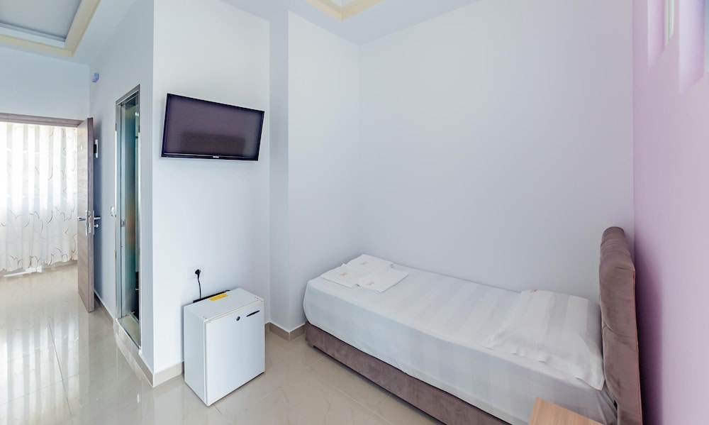 

Catania - Sarandë - The City Gate Hotel
