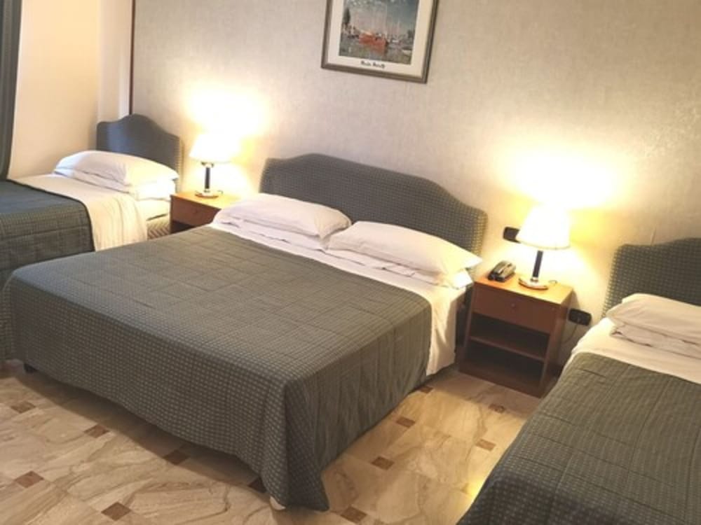 

Milano - Torvajanica - Hotel Palace 2000