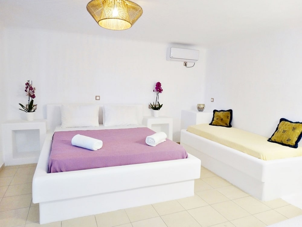 

Roma - Mykonos città - Mykonian Breeze