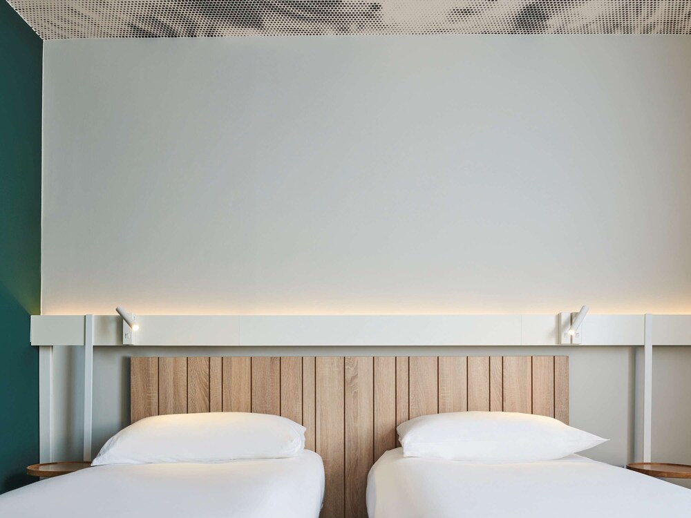 

Verona - Versailles - ibis Clamart Paris Velizy