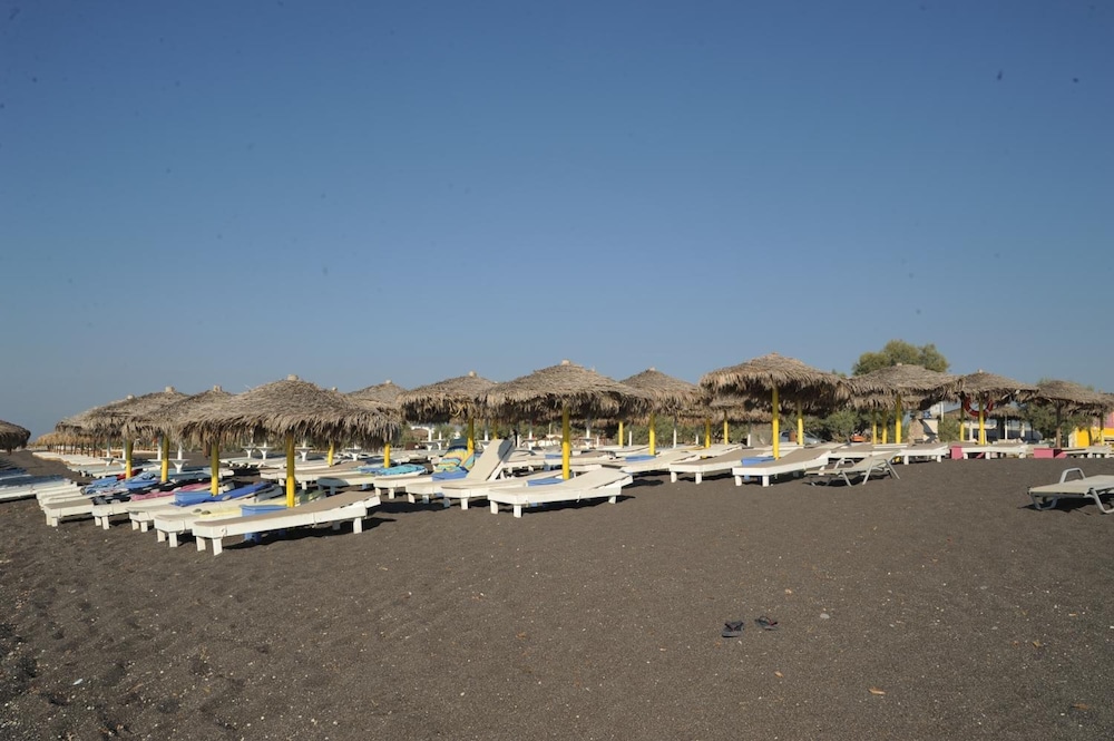 

Roma - Monólithos - Perissa Bay