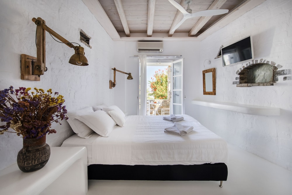 

Firenze - Paros - Zefi Hotel & Suites