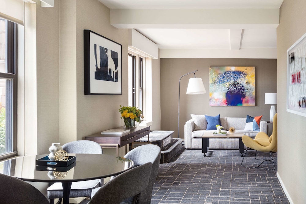 

Roma - Long Island City - The Shelburne Sonesta New York