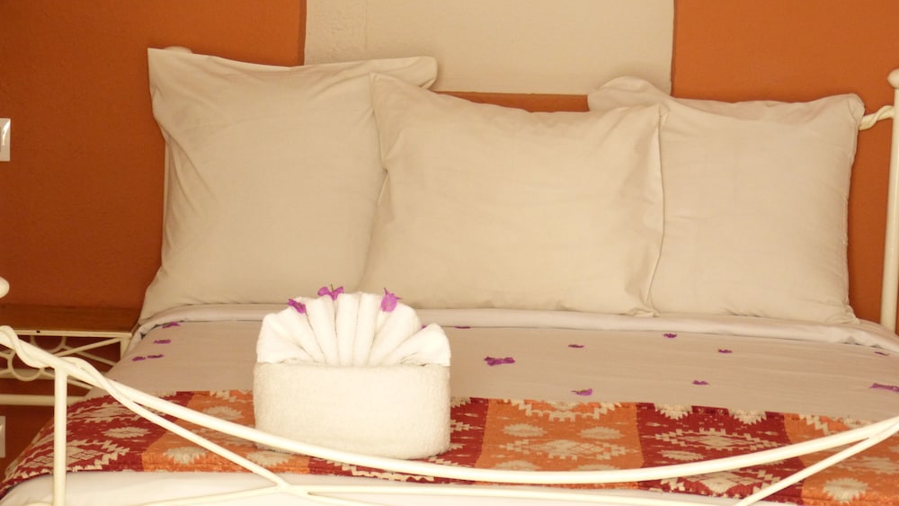 

Roma - Ngaparou - Hotel Les Flamboyants