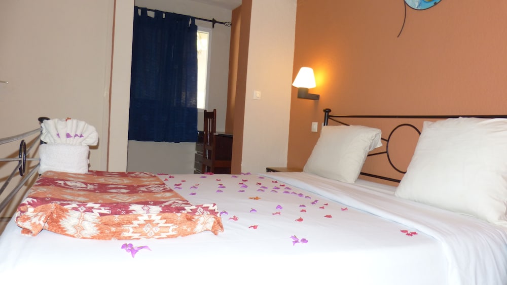 

Torino - Mbour - Hotel Les Flamboyants