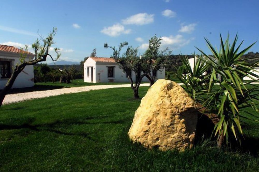 

Milano - Sardegna, Mare Italia - Santa Maria Resort