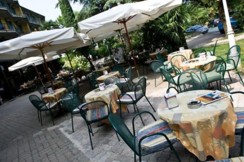 

Lamezia Terme - Lago di Garda, Laghi Italia - Hotel Palme & Suite