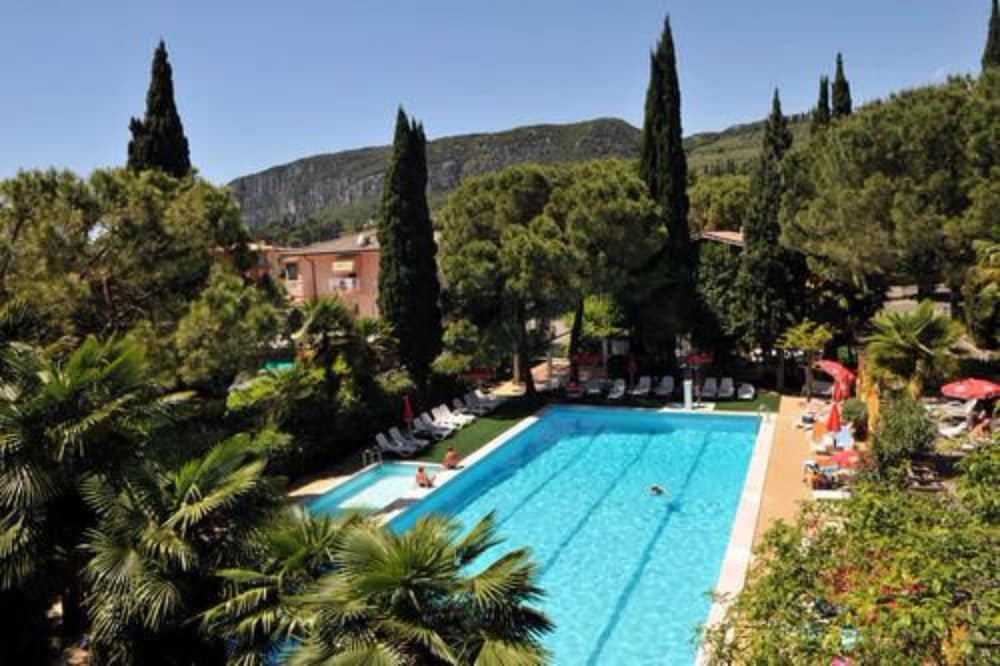 

Napoli - Lazise - Hotel Palme & Suite