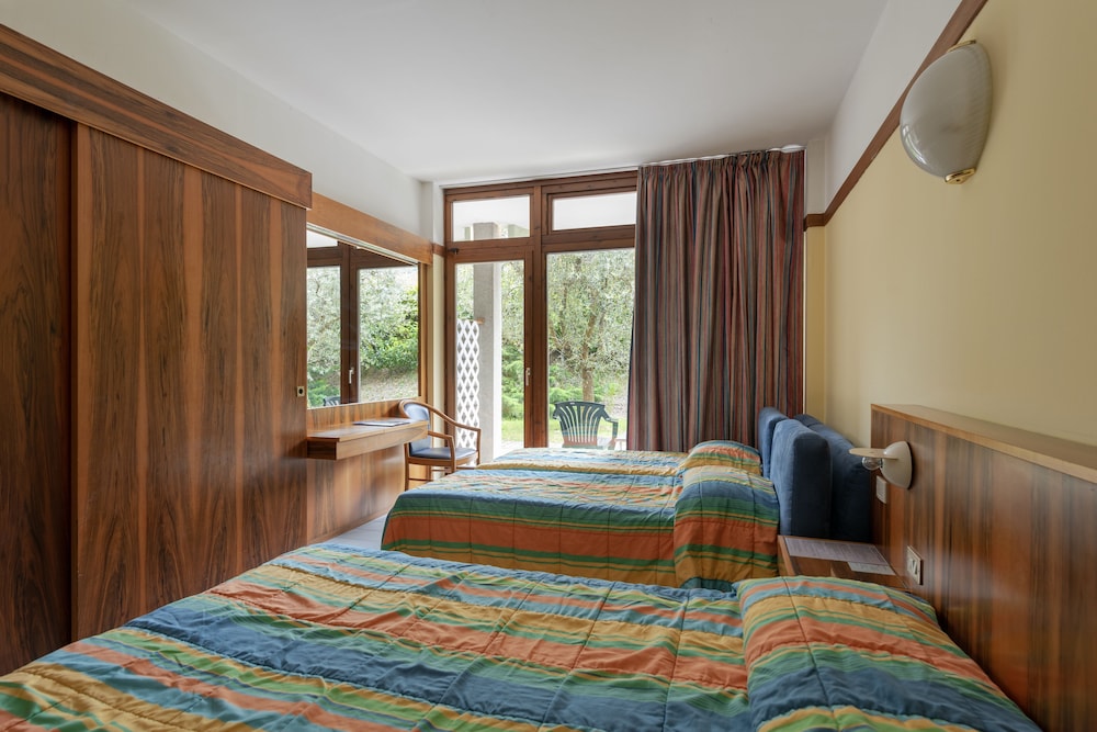 

Napoli - Bardolino - Hotel Palme & Suite