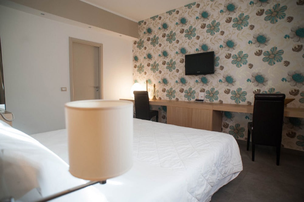 

Pisa - Ragusa - FerroHotel