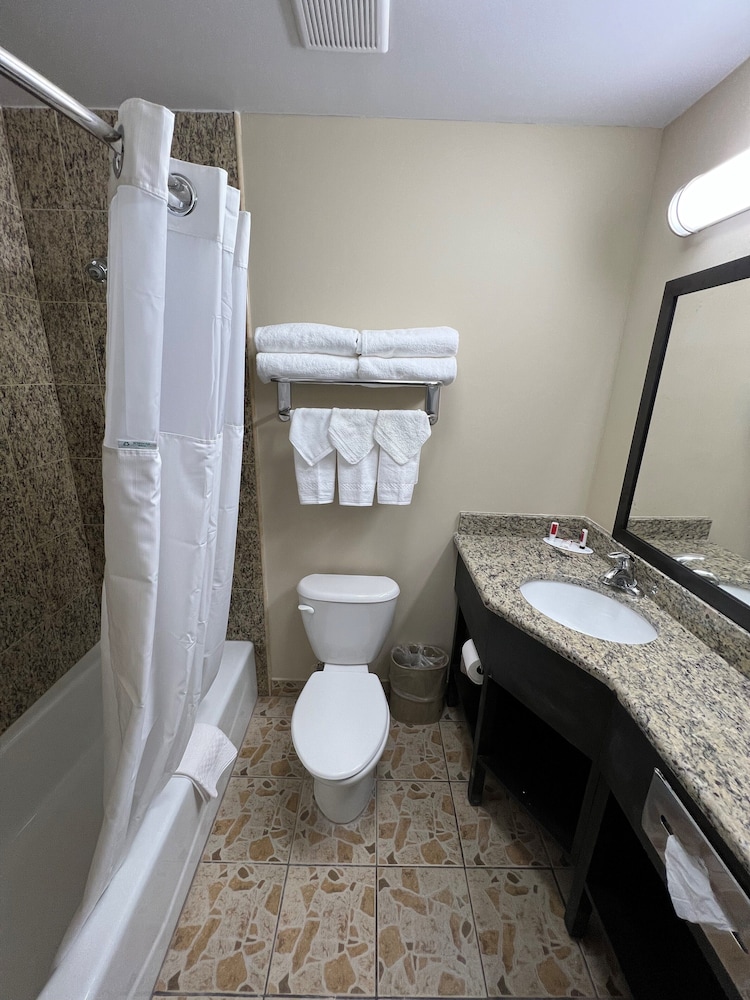

Firenze - New York - Aeroporto JFK - Travelodge By Wyndham Ozone Park