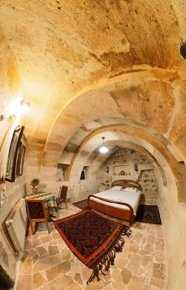 

Bologna - Ayvalı - Monastery Cave Hotel