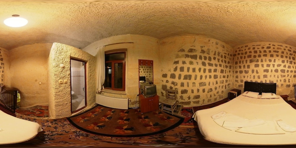 

Bologna - Ayvalı - Monastery Cave Hotel