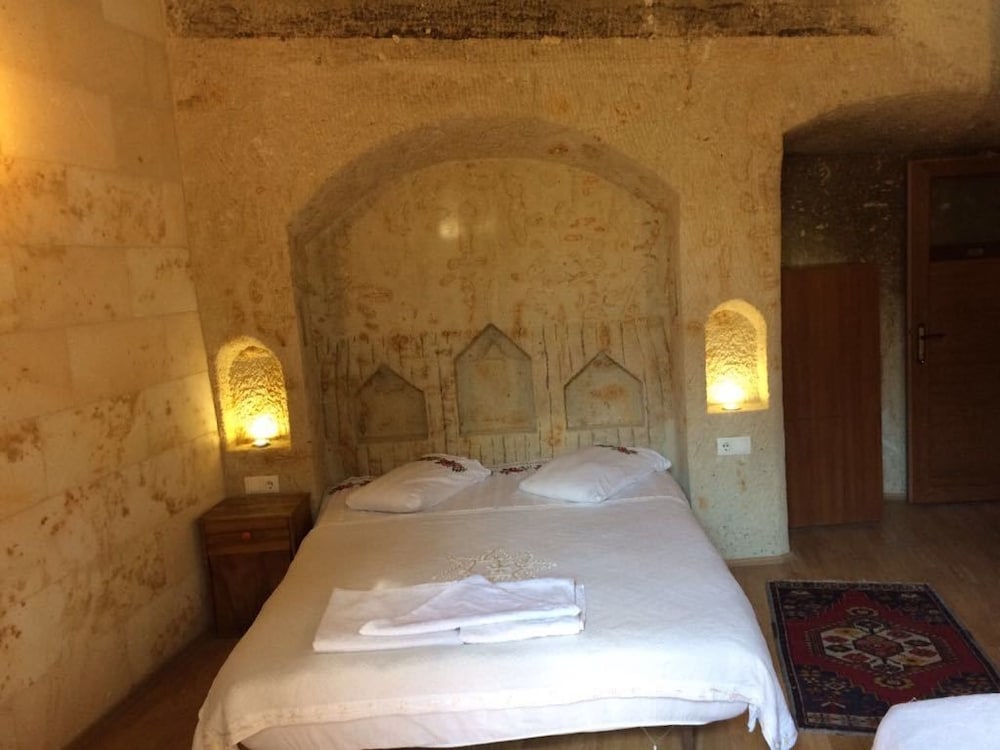 

Venezia - Ayvalı - Monastery Cave Hotel