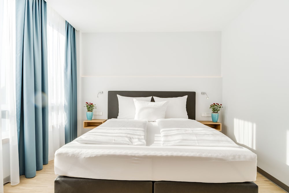 

Roma - Erding - Hotel-Etage Apfelrot