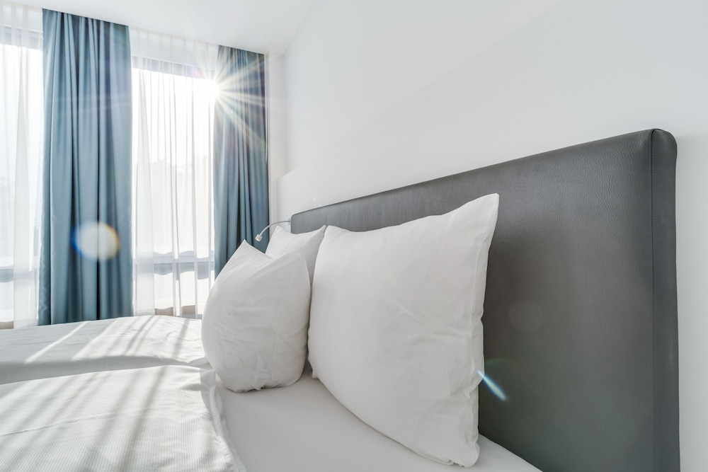 

Bari - Erding - Hotel-Etage Apfelrot