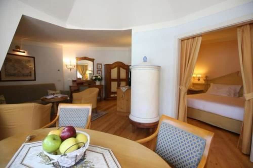 

Venezia - Madonna di Campiglio - Alpen Suite Hotel