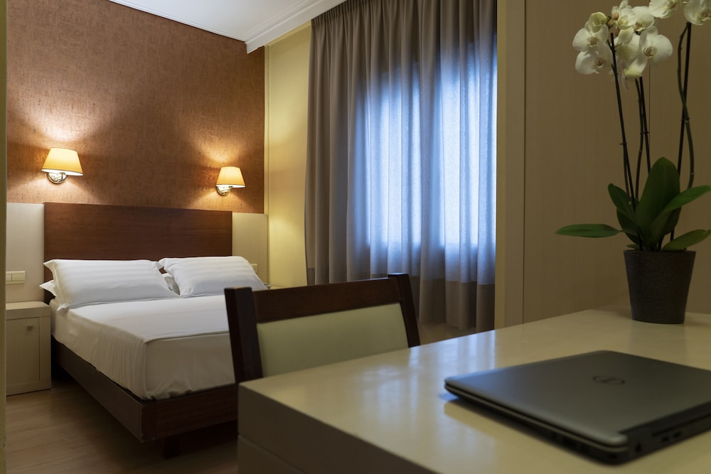 

Milano - Kavala - Esperia Hotel