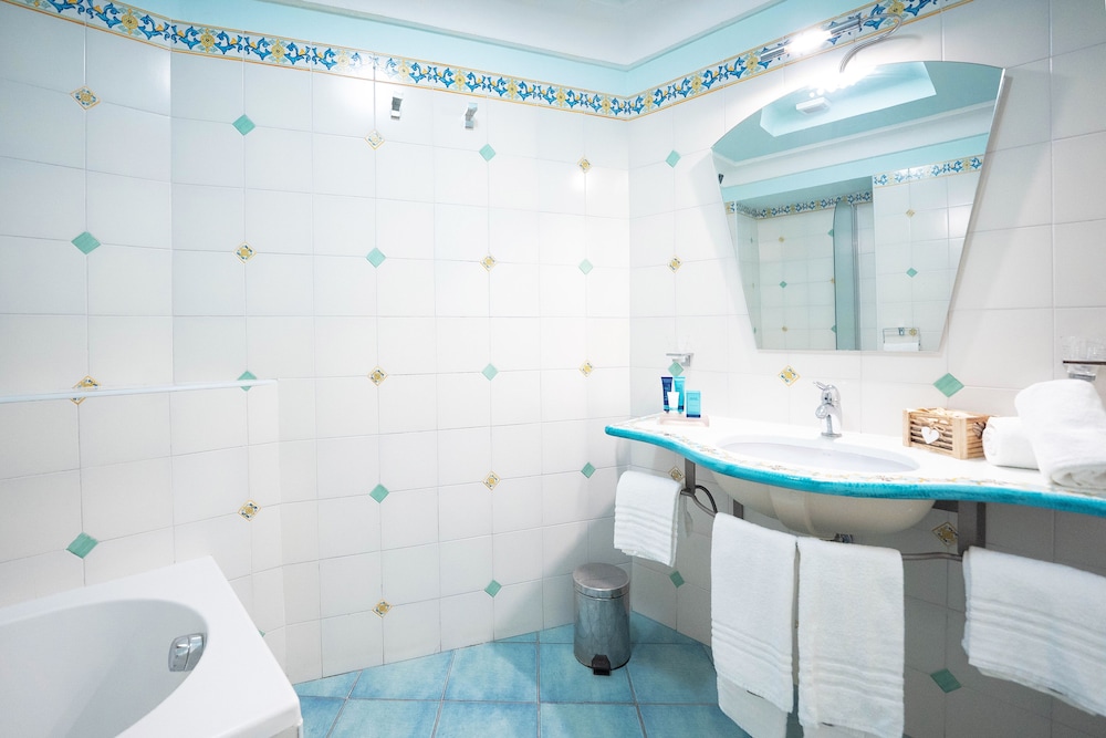 

Verona - Ischia - Hotel Myage