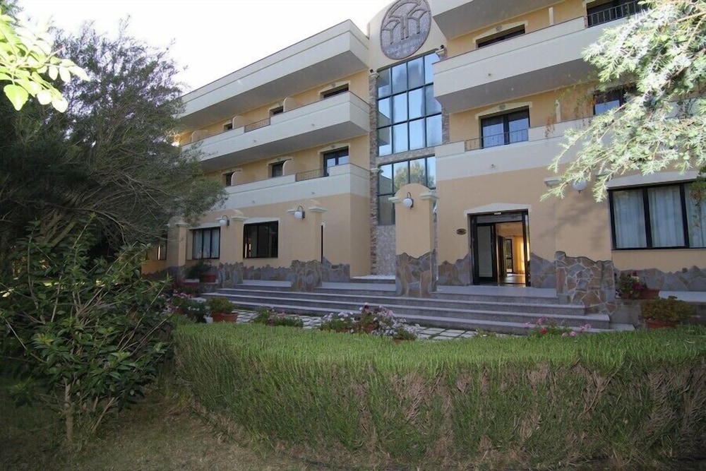 

Milano - Porto Pino - Hotel Cala Dei Pini