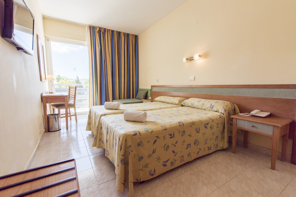 

Pisa - Bahia de Sant Antoni - azuLine Hotel Pacific