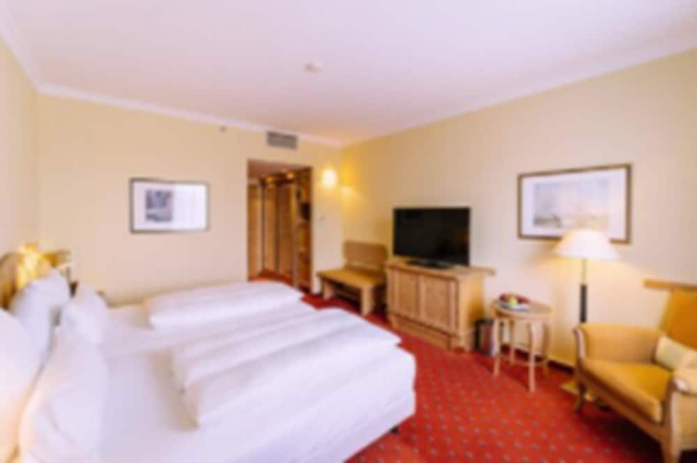 

Catania - Hallbergmoos - Atomis Hotel Munich Airport by Mercure
