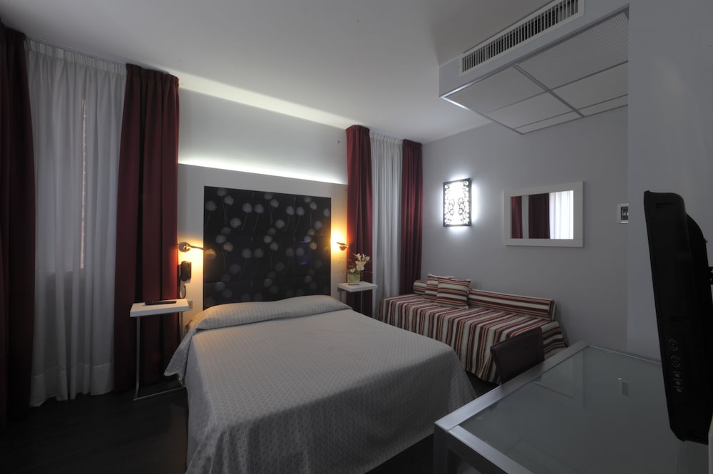 

Bari - Venezia - Hotel Aaron
