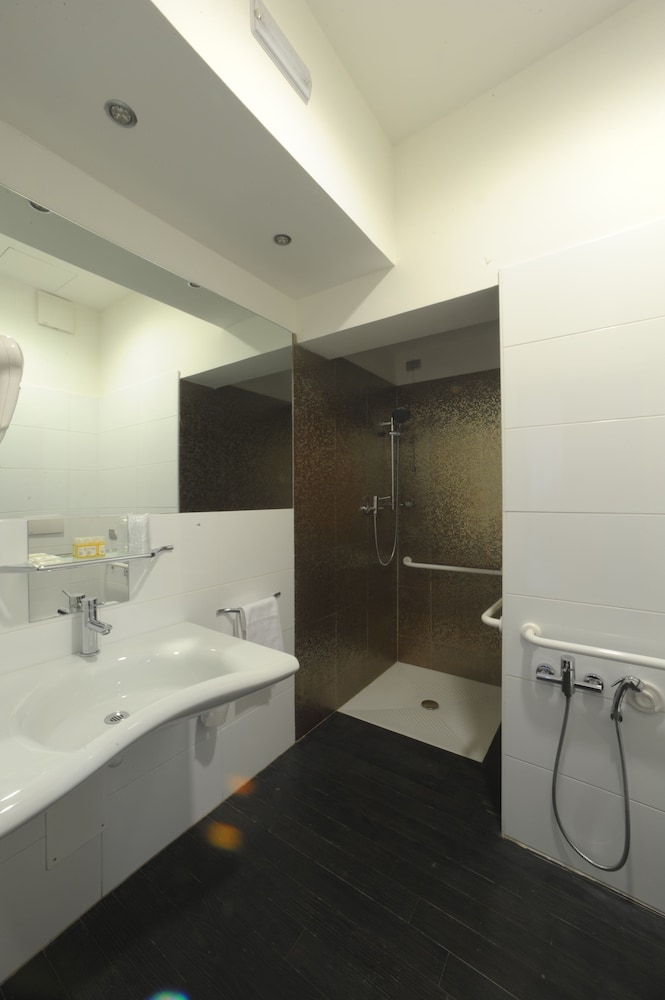 

Bari - Mestre - Hotel Aaron